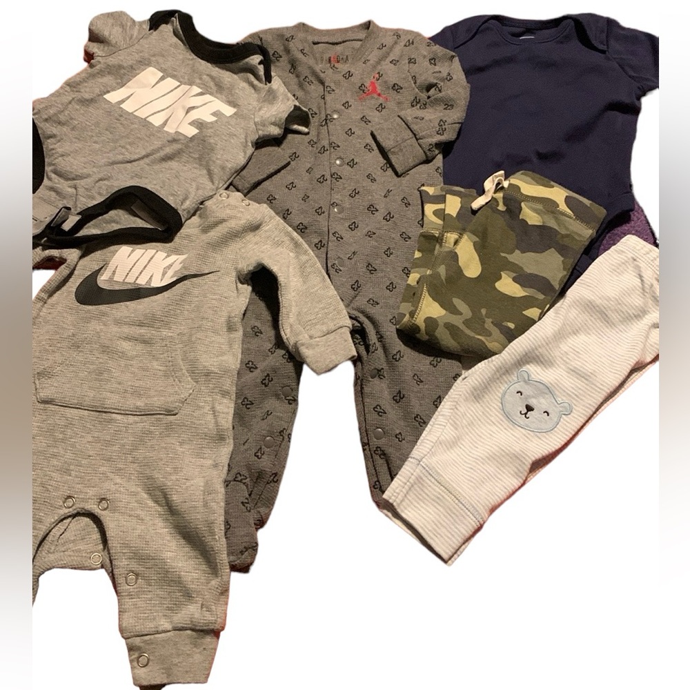 LOT!!!! Baby onesies/outfits